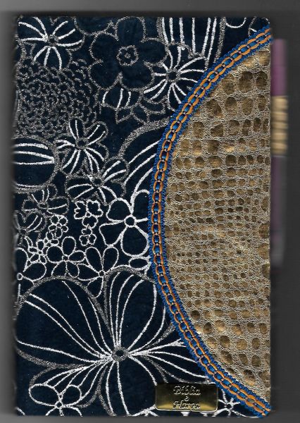 * Bíblia Azul/Dourada com caneta